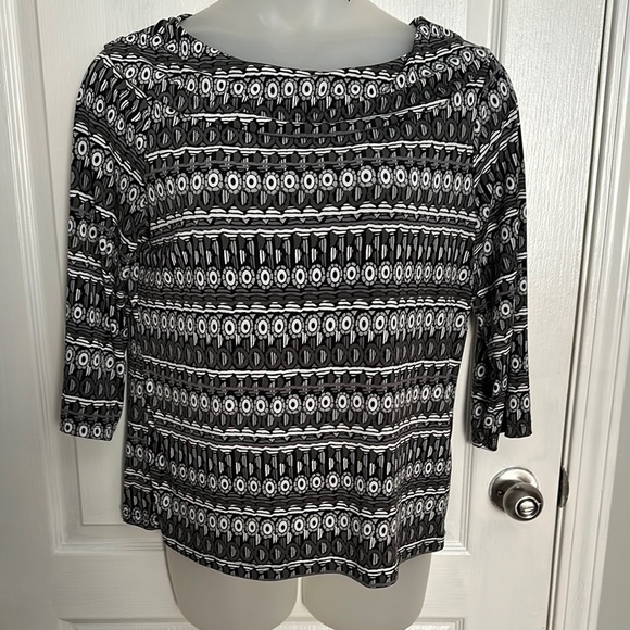Stylish Black and White Patterned Women's Top - Picture 1 of 5